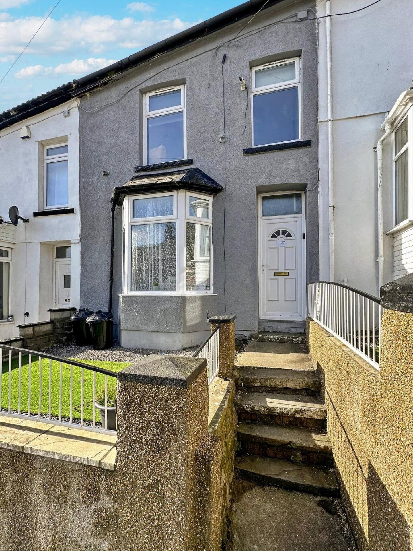 3 Bed Home In Tonypandy With Balcony View Room Llwynypia Exterior foto